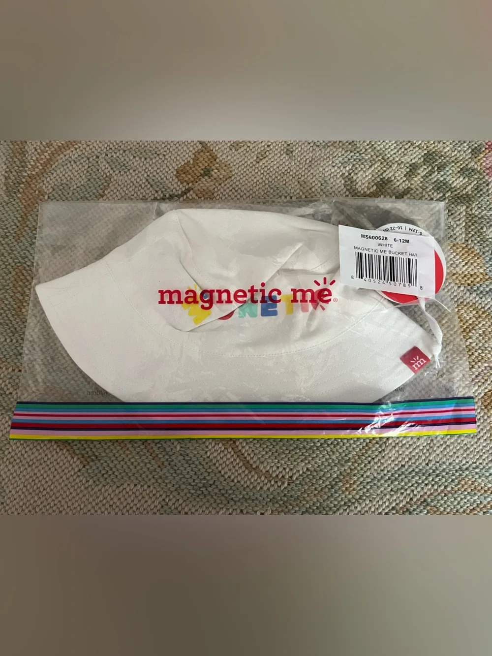 NWT Magnetic Me Bucket Hat